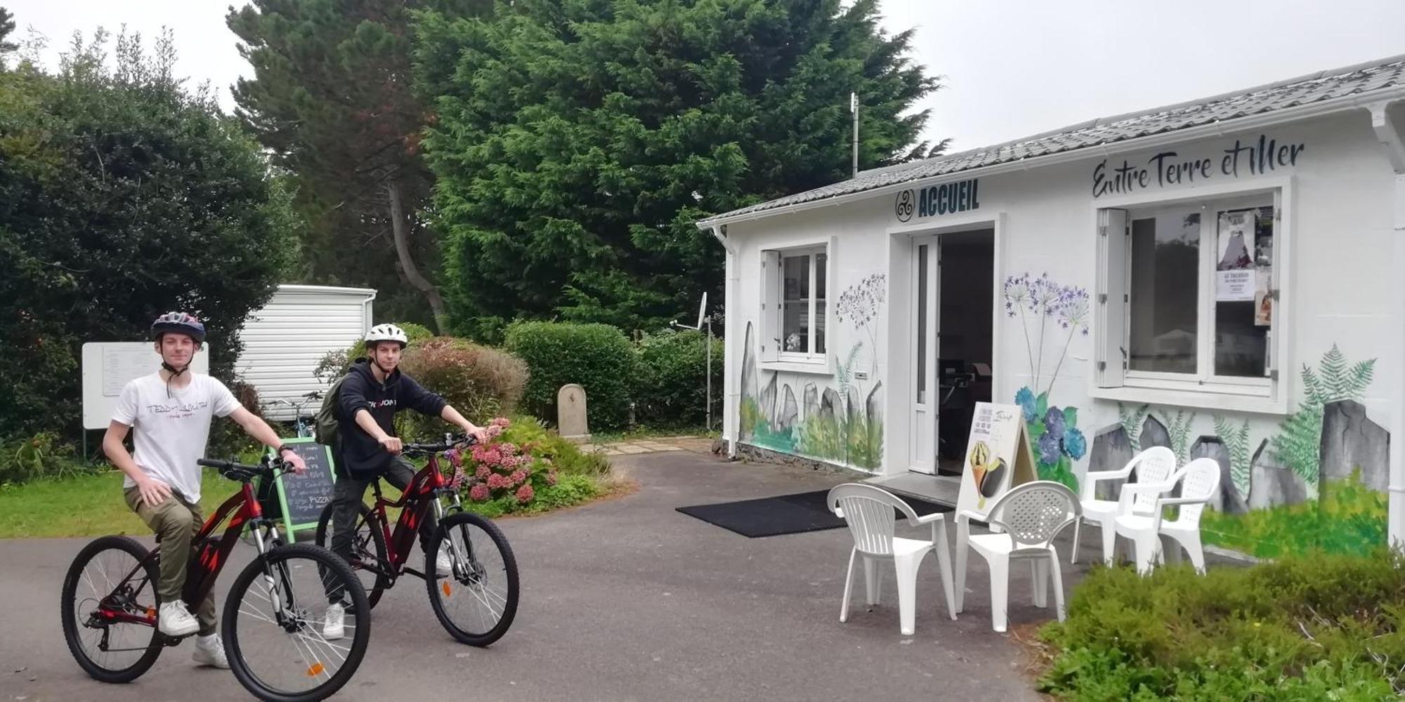 Hotel Camping Des Pierres Debout à Névez Extérieur photo