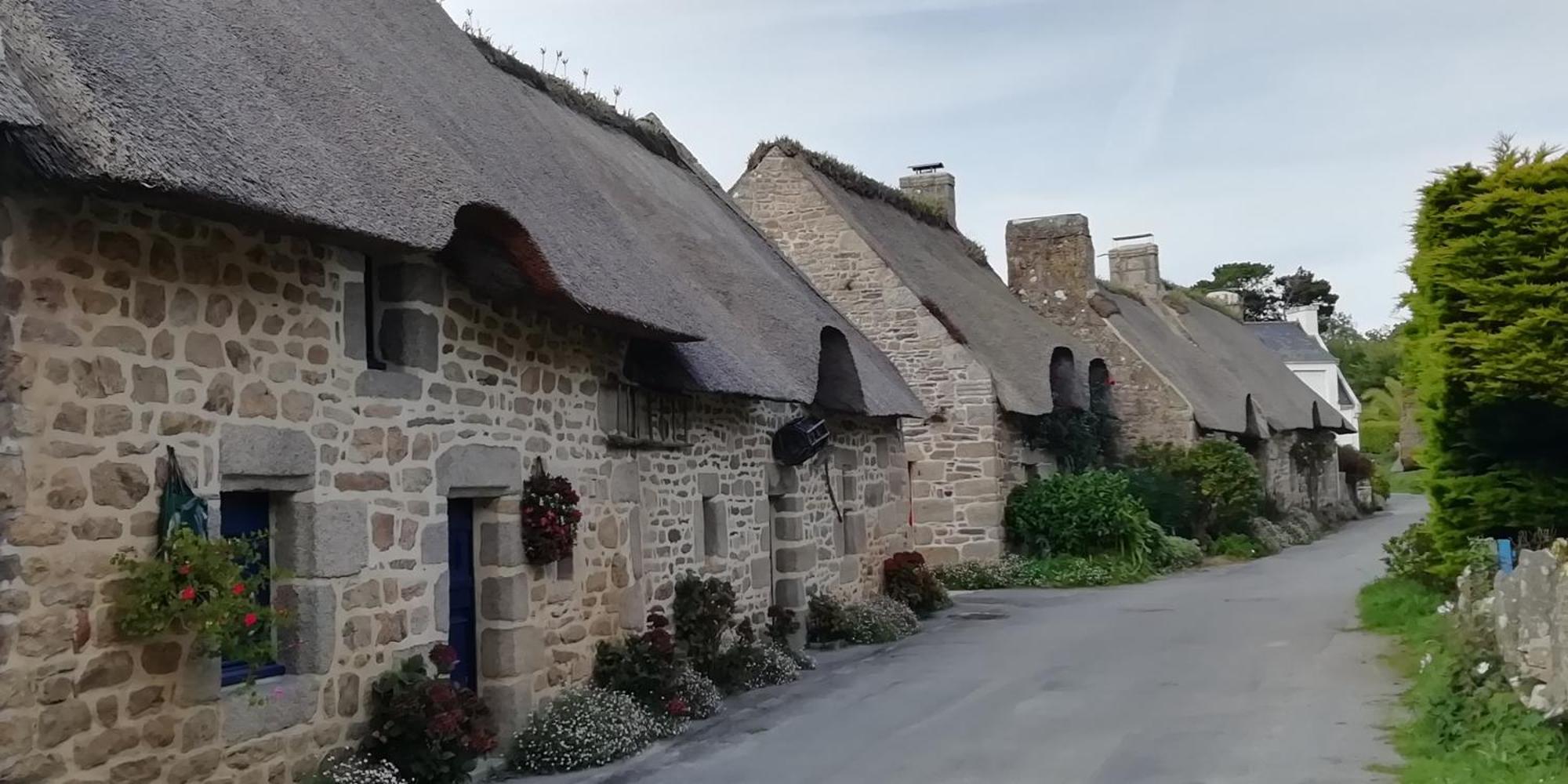 Hotel Camping Des Pierres Debout à Névez Extérieur photo